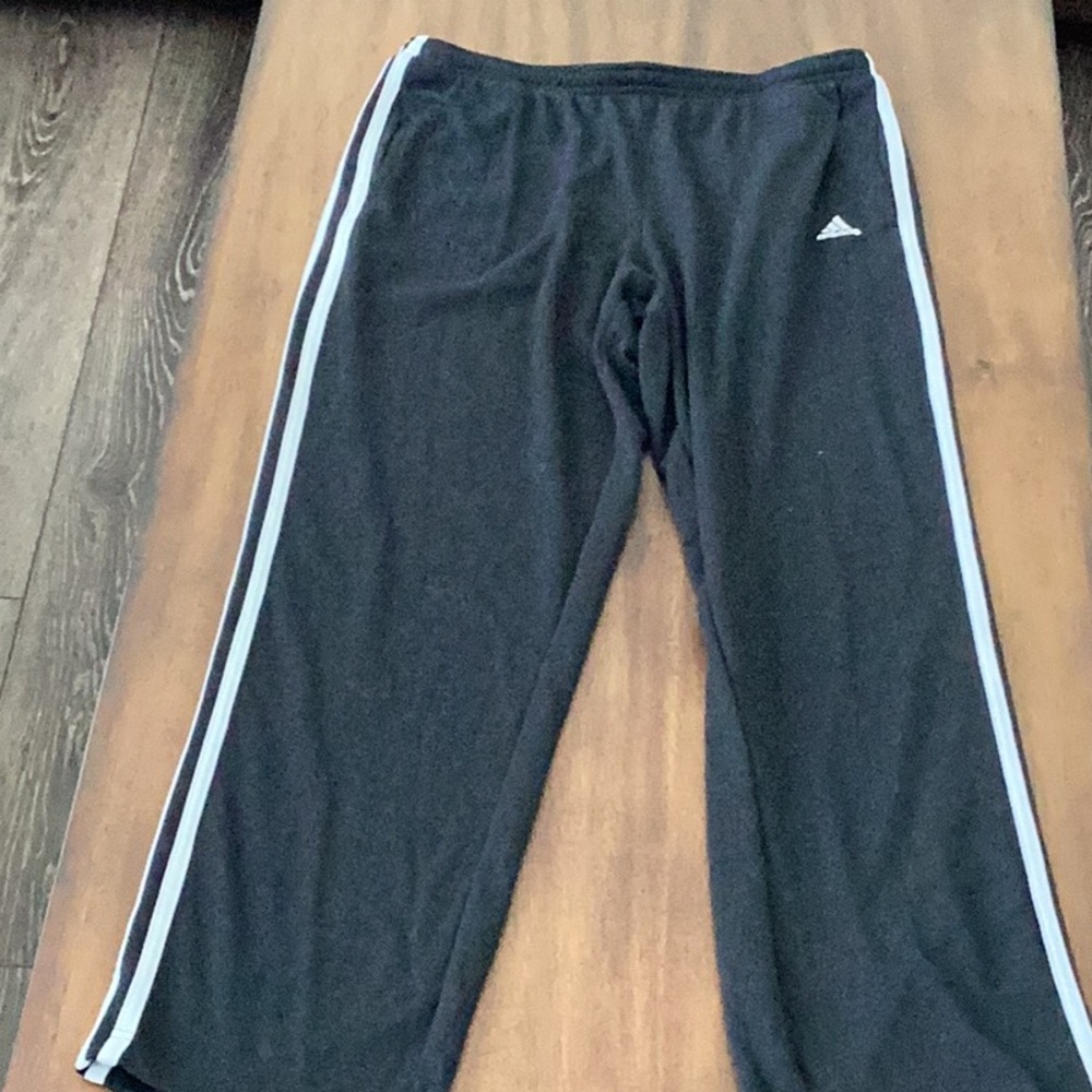 Adidas pants size M